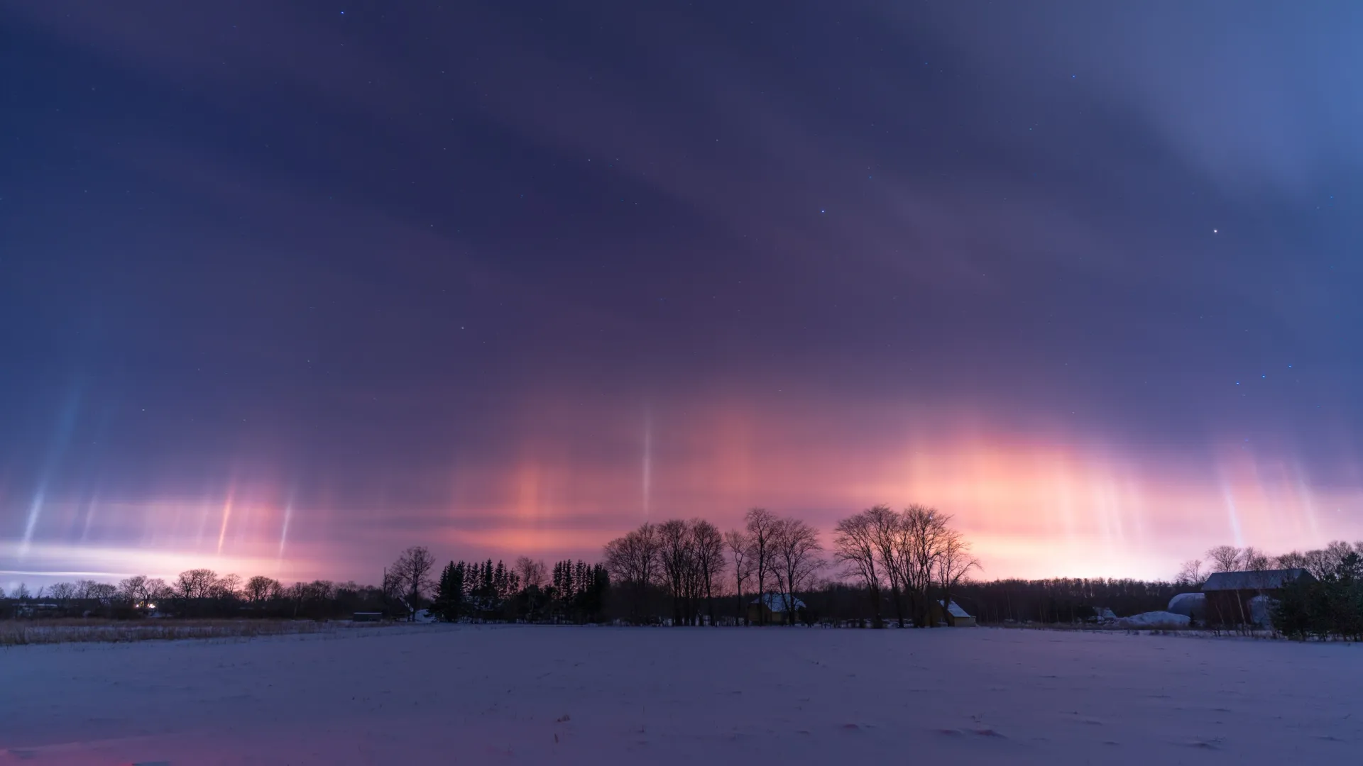 Палитра красок световых столбов. Фото: ShurikAK / Shutterstock / Fotodom