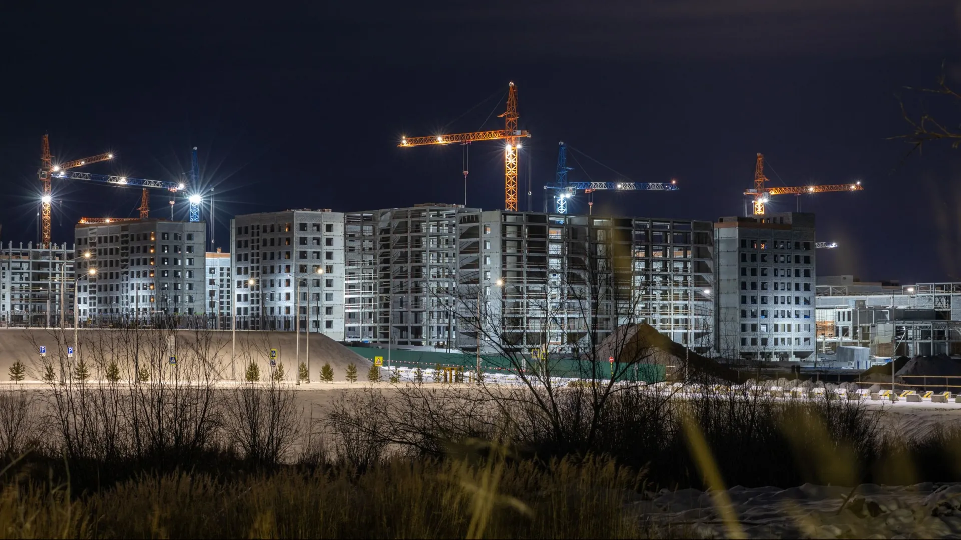 Микрорайон Обдорский напоминает отдельный город. Фото: Фёдор Воронов / «Ямал-Медиа»