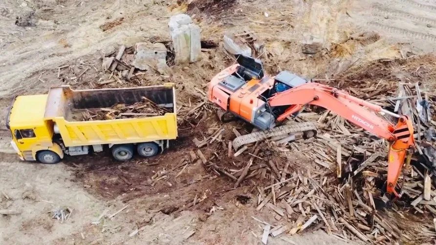 В Пуровском районе идет масштабная уборка мусора. Фото: пресс-служба губернатора ЯНАО