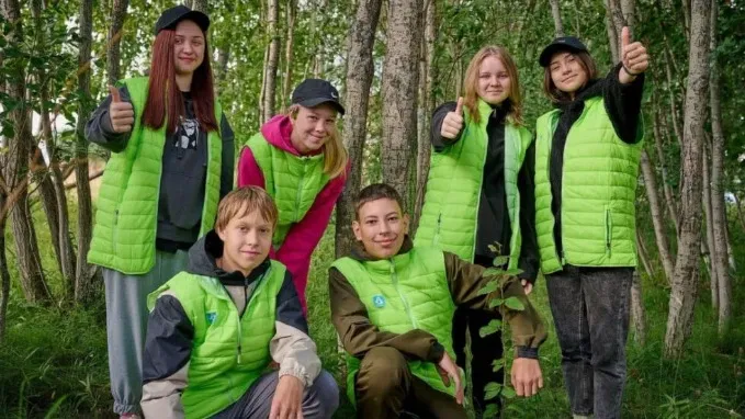 Волонтеры проекта «Юный геолог». Фото: предоставлено пресс-службой губернатора ЯНАО