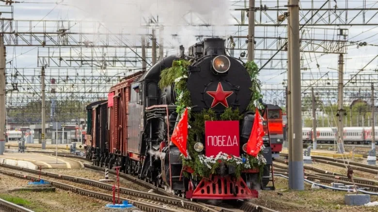 Яркий экспонат на колесах совершит остановку на станции Ноябрьск-2. Фото: пресс-служба Свердловской железной дороги