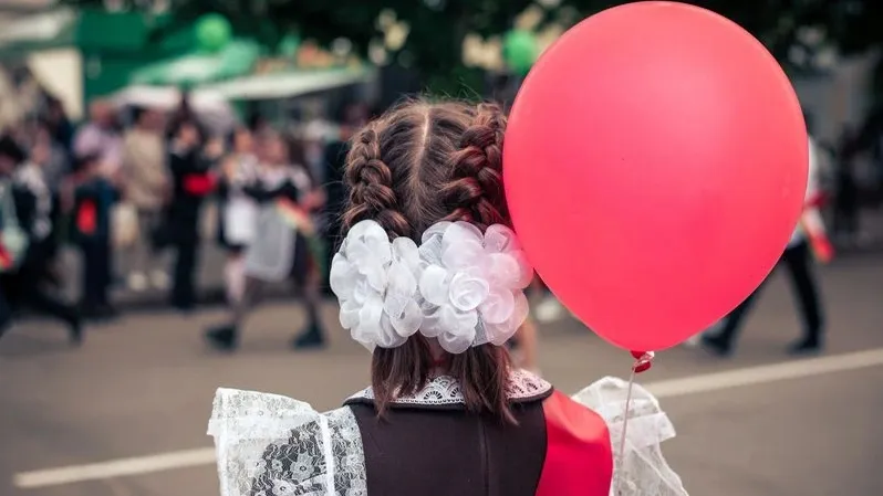 В этом году со школой попрощаются 3046 ямальских одиннадцатиклассников. Фото: Likman Uladzimir / shutterstock.com / Fotodom