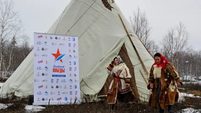 В прошлом году площадкой для "Диктанта Победы" становилось ненецкое жилище. Фото: Михаил Пустовой / архив "Ямал-Медиа"