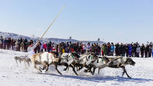 Для народных гуляний и состязаний в честь Дня оленевода выбирают лучшие локации. Фото: Андрей Ткачёв / "Ямал-Медиа"